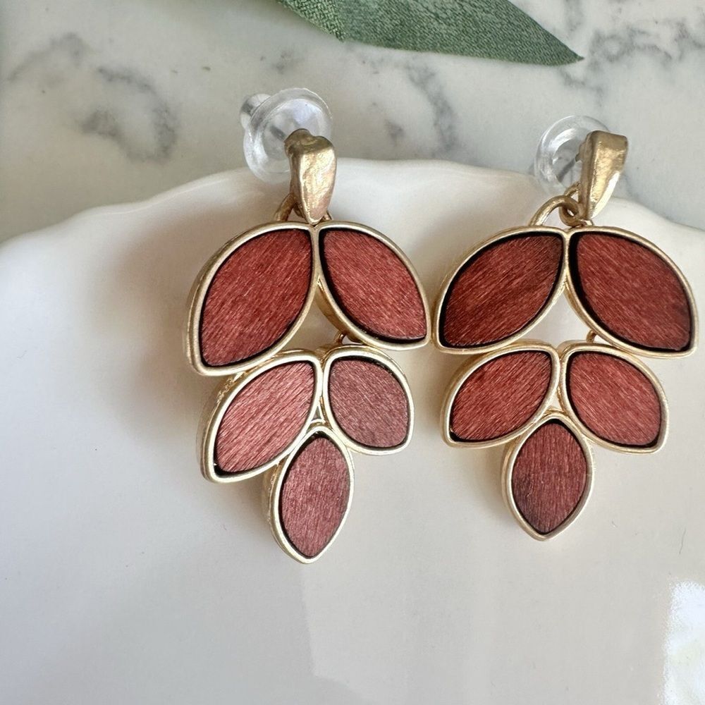 Leaf drop earrings M897